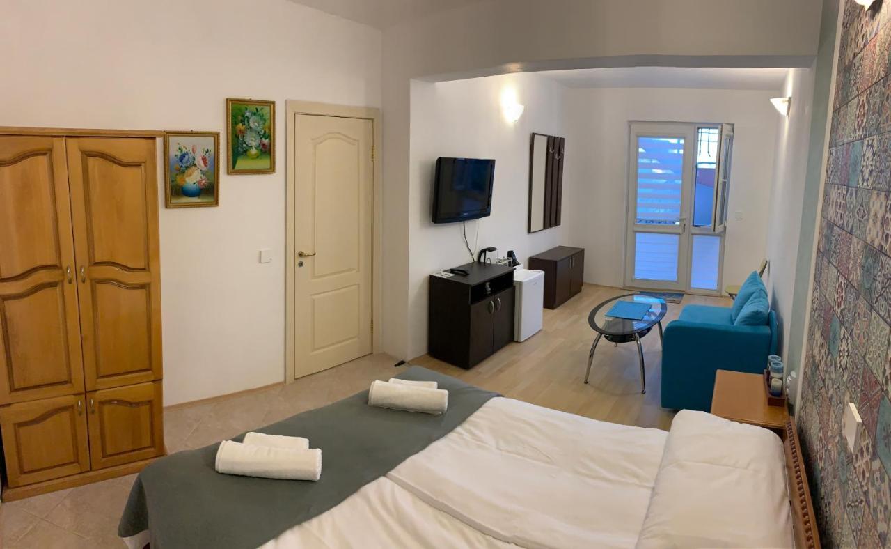 Sunray Guest House, Private Rooms & Apartment With Lovely Sea View Warna Exterior foto