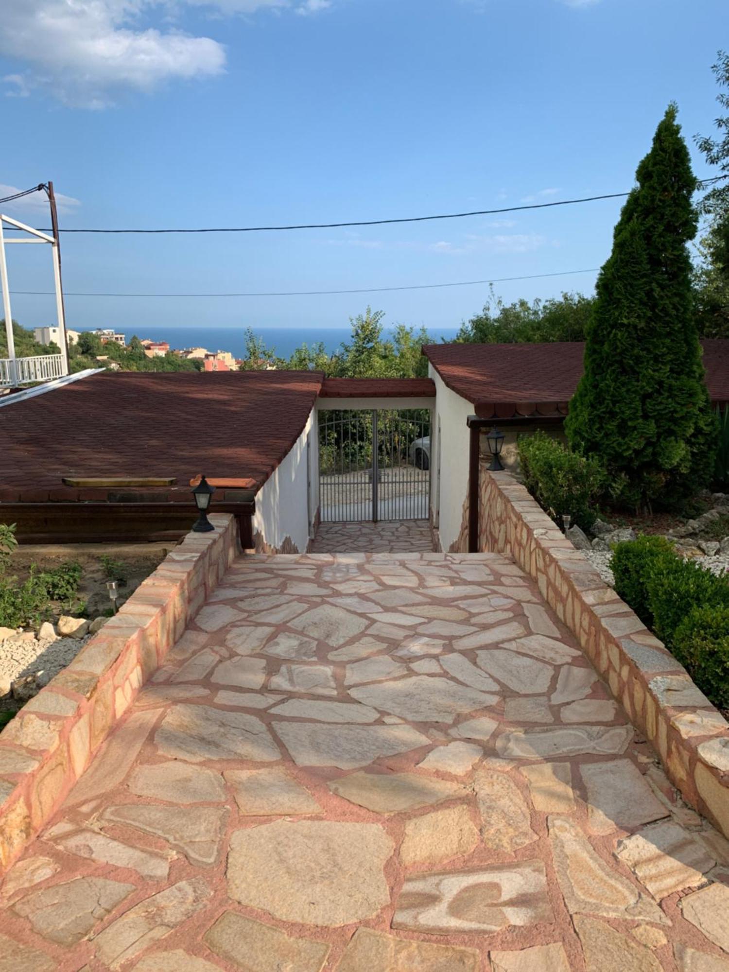 Sunray Guest House, Private Rooms & Apartment With Lovely Sea View Warna Exterior foto